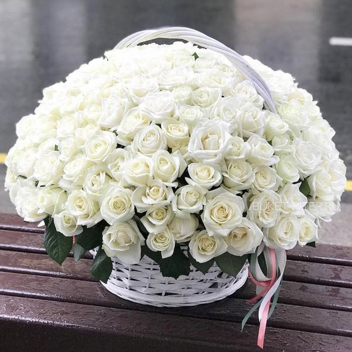 Корзина Белых Роз
